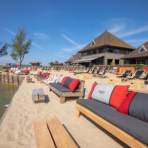 Lakeside Paradise Sport Hostel